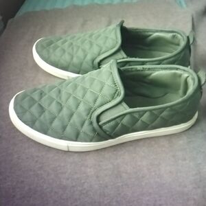 Stylish Green Quilted Flats by Global Shoes Size 8